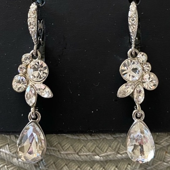 NWT Givenchy bridal/formal crystal pierced earrings with lever backs - Picture 3 of 5